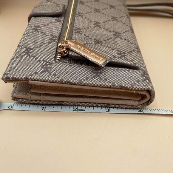 Anne Klein Logo Wristlet, Sesame Color, Full-Sized Wallet NWT - Picture 12 of 14